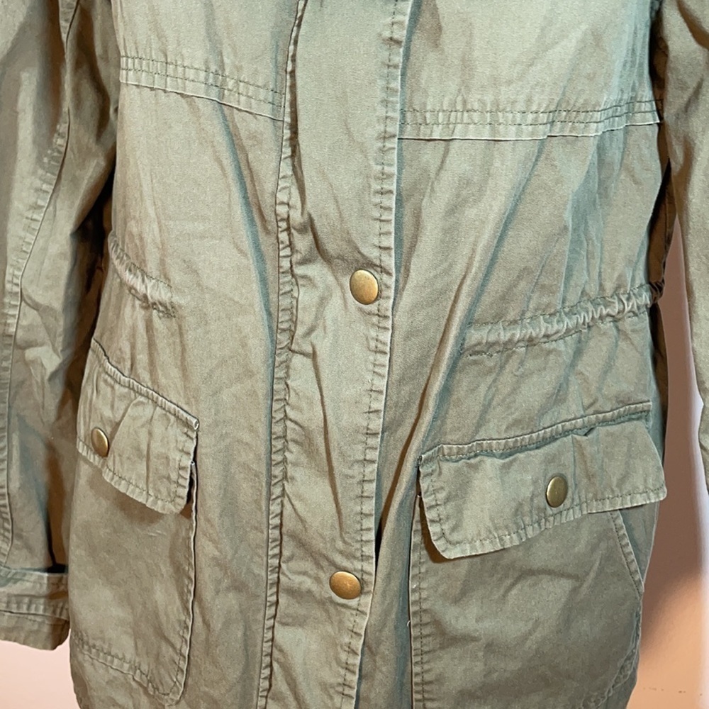 ark & co olive green, long hooded cargo jacket with a draw string waist. Medium - Picture 4 of 15